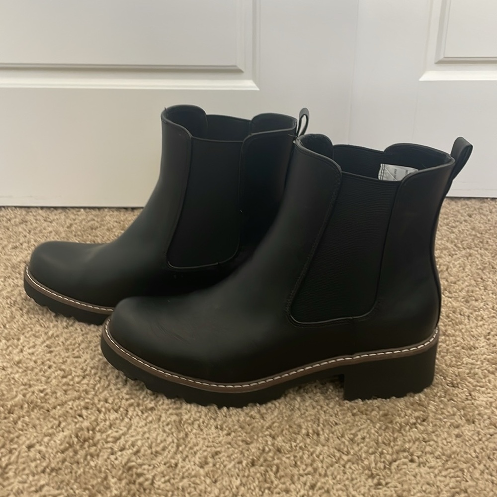 Target Chelsea Boot - Picture 3 of 5